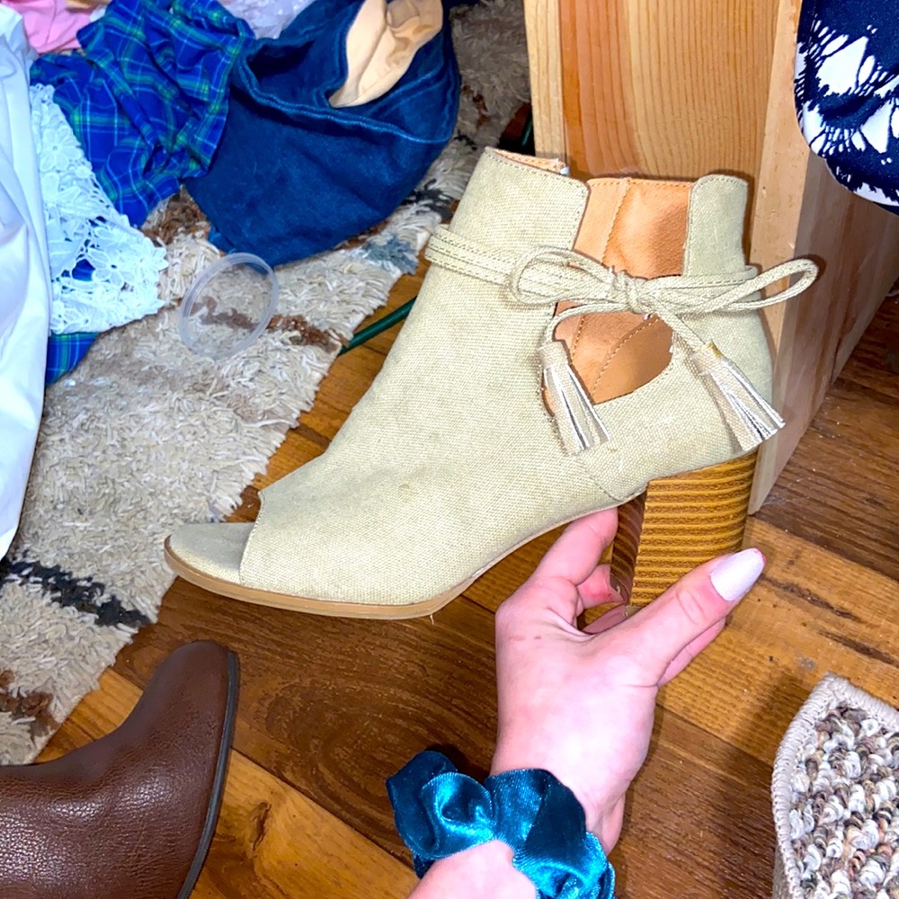 Super adorable wedges
